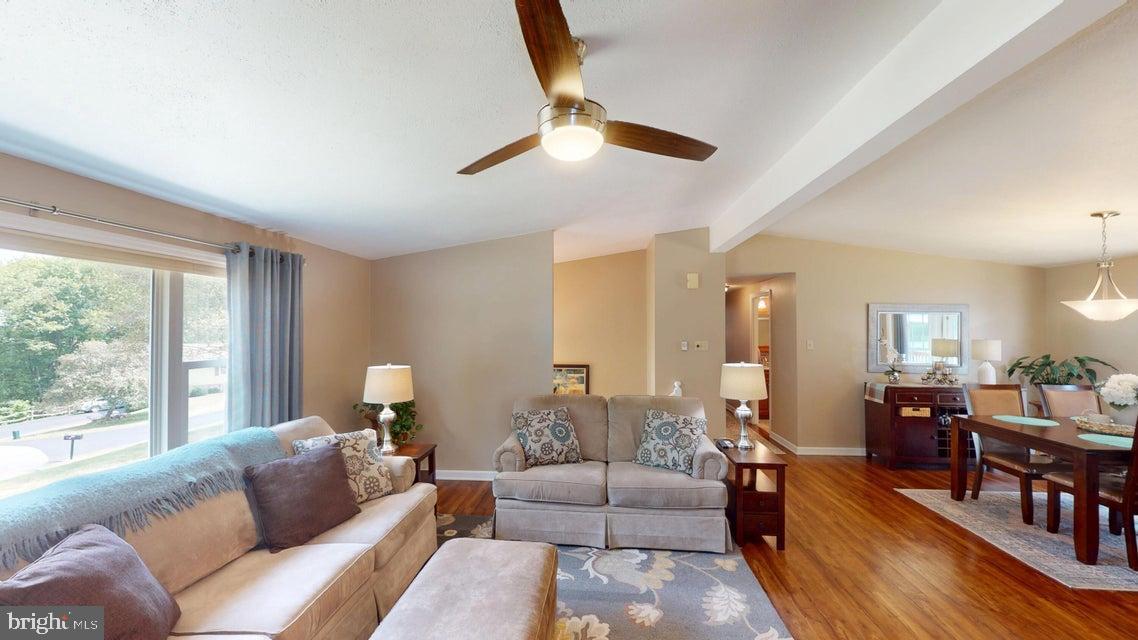 70 SLOPING VIEW DRIVE