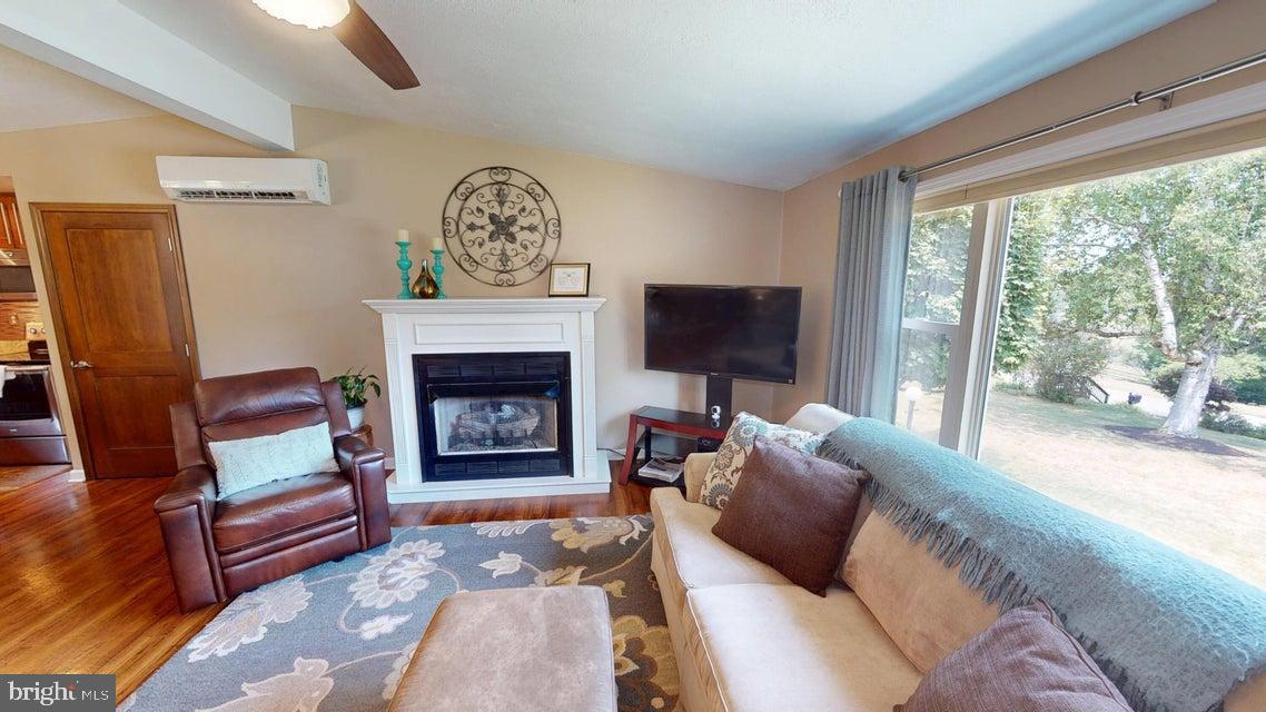 70 SLOPING VIEW DRIVE