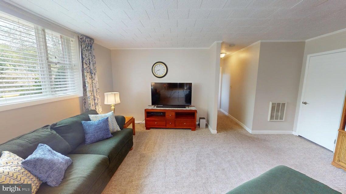 70 SLOPING VIEW DRIVE