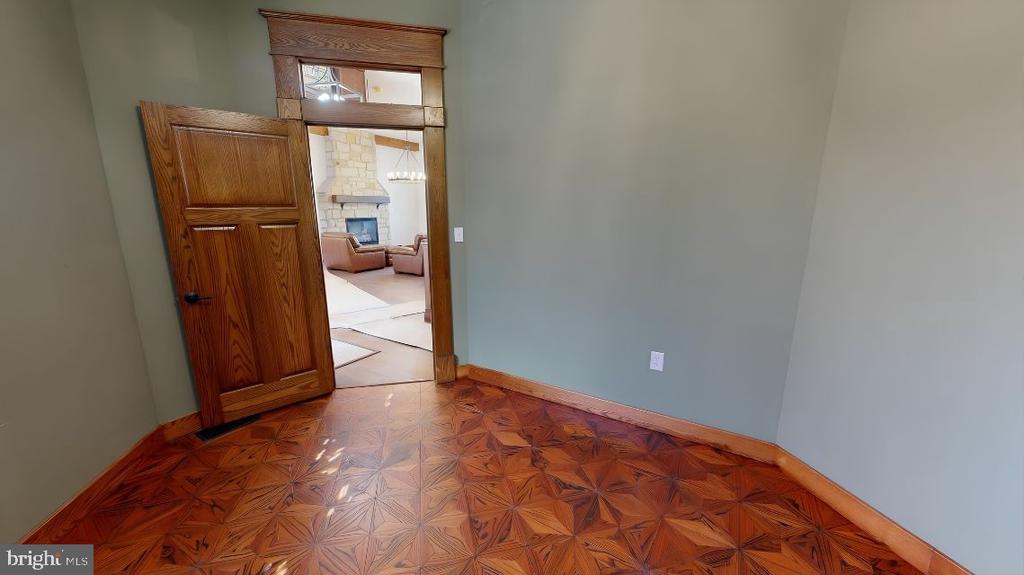 15 GREEN CAY COURT