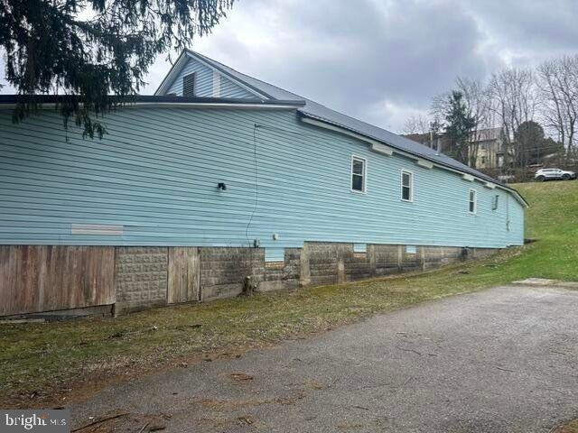 206 QUARRY AVENUE