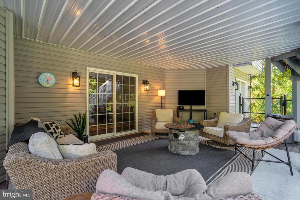 105 MORAVIAN DRIVE