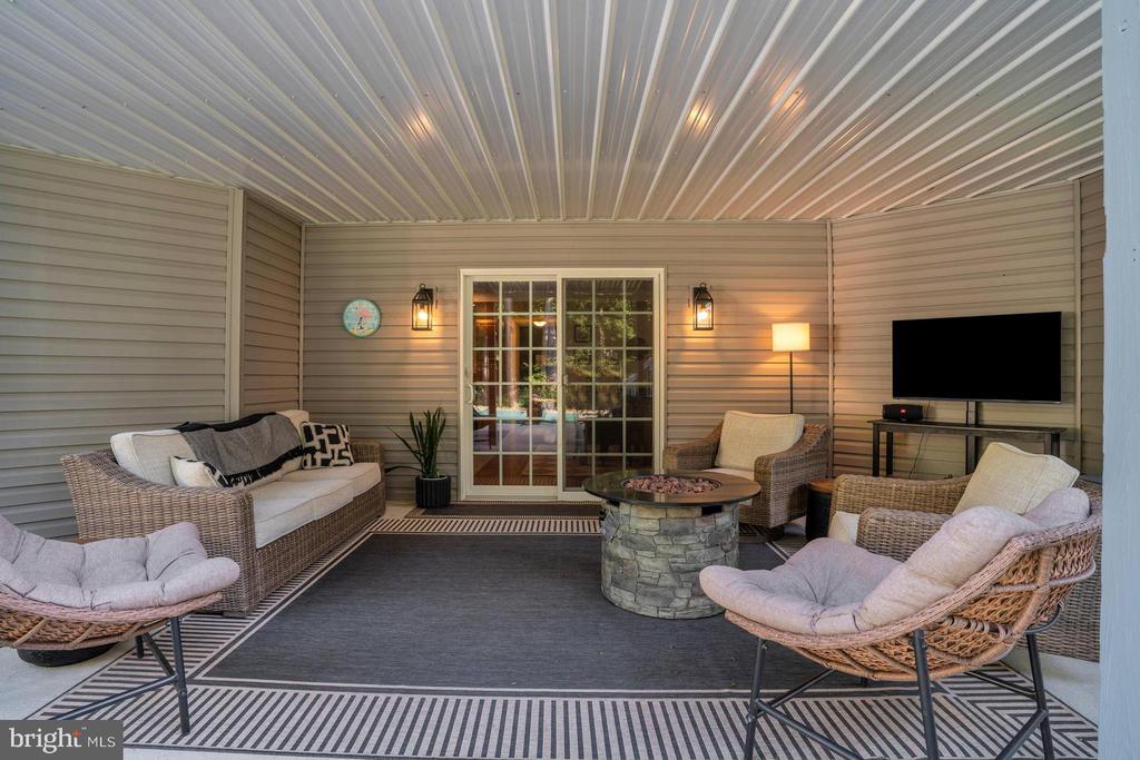 105 MORAVIAN DRIVE