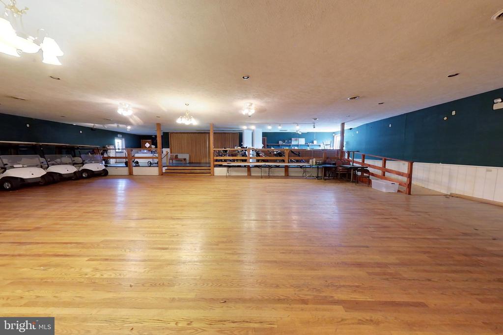 1618 AIRPORT ROAD