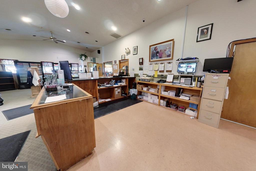 1618 AIRPORT ROAD