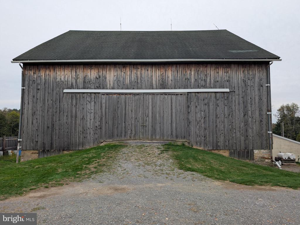 1618 AIRPORT ROAD