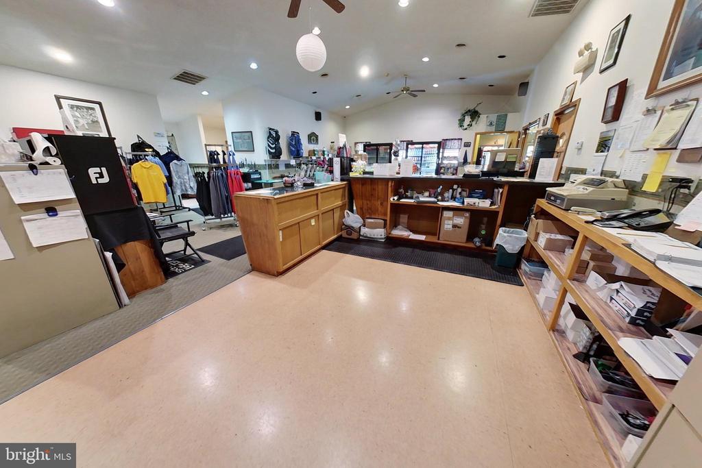 1618 AIRPORT ROAD