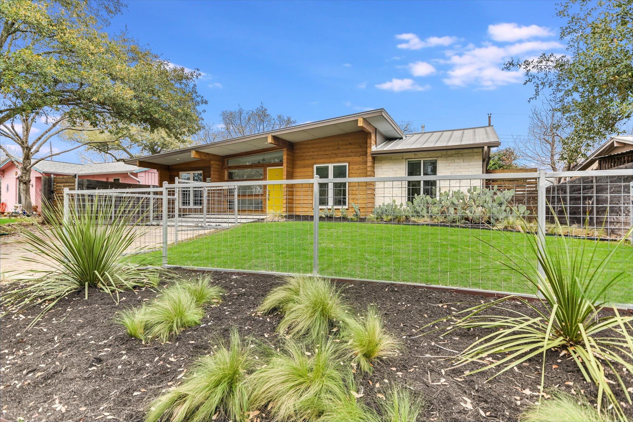 1708 Fair Oaks DR