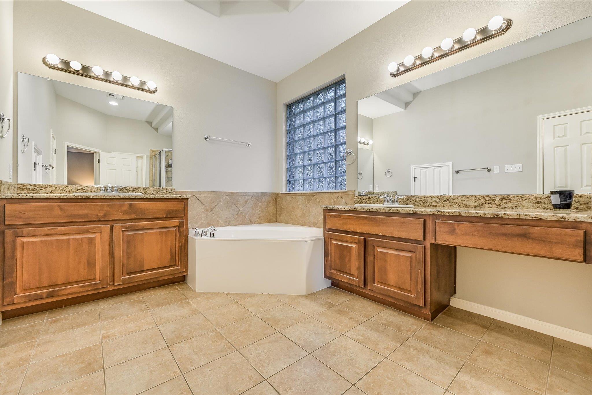 10901 Tornasol LN