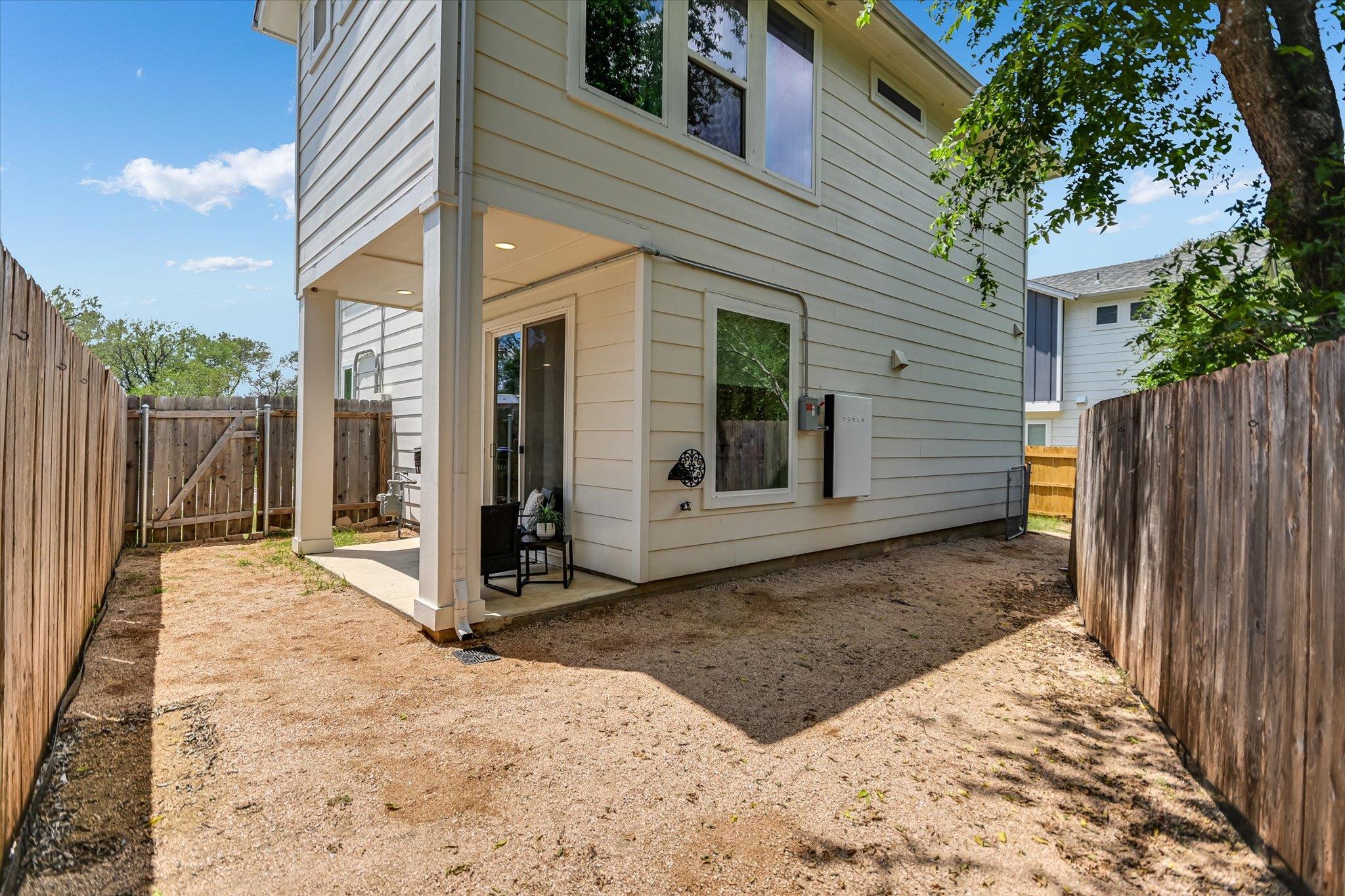 1916 Bunche RD