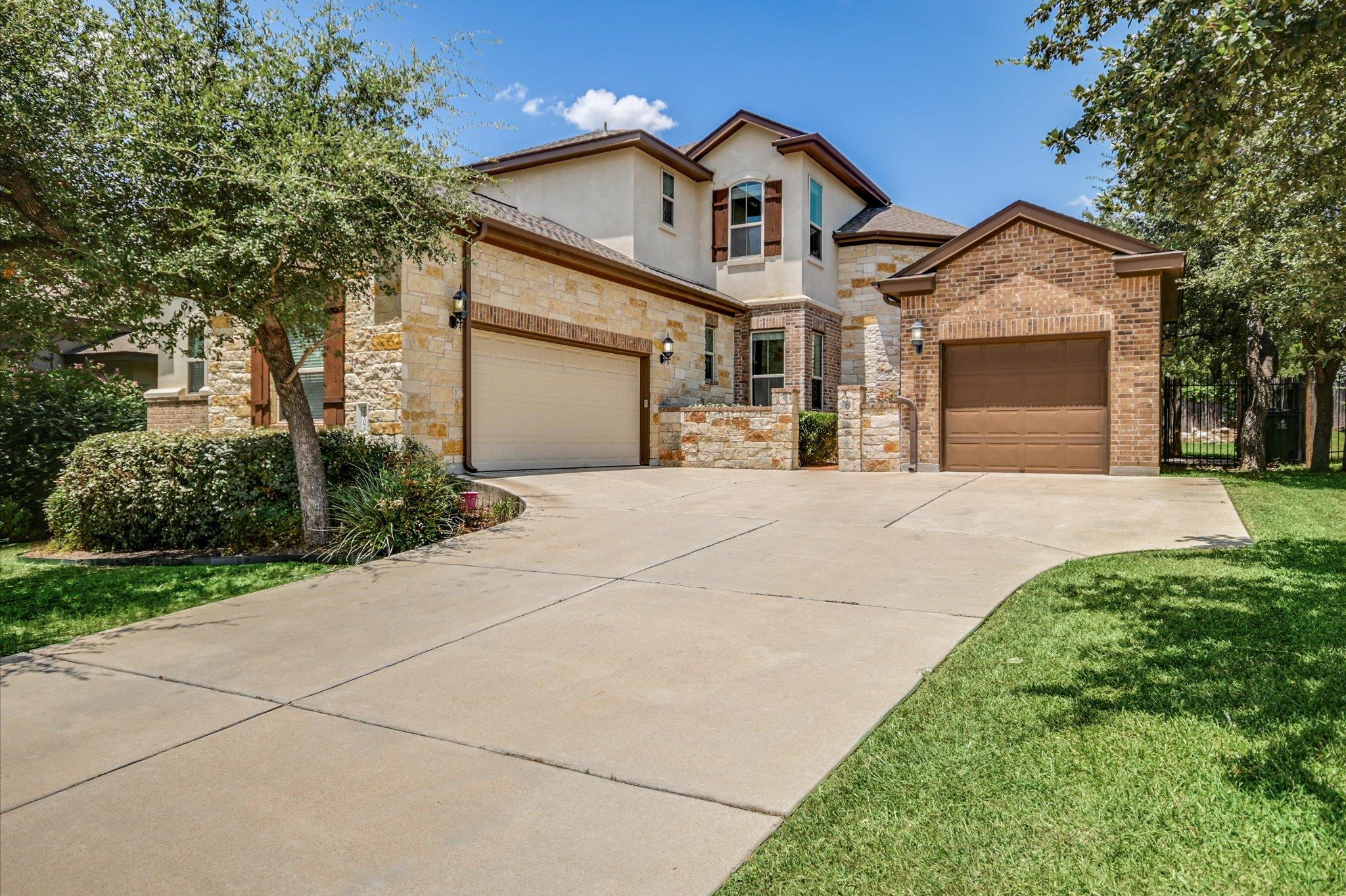 2407 Lou Hollow PL
