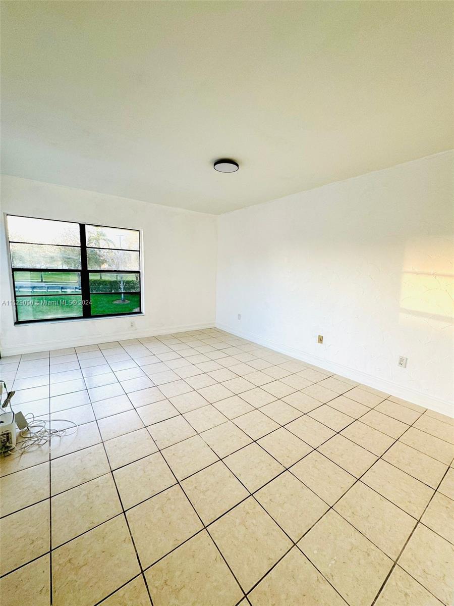 600 NW 98th Ct Unit: 600