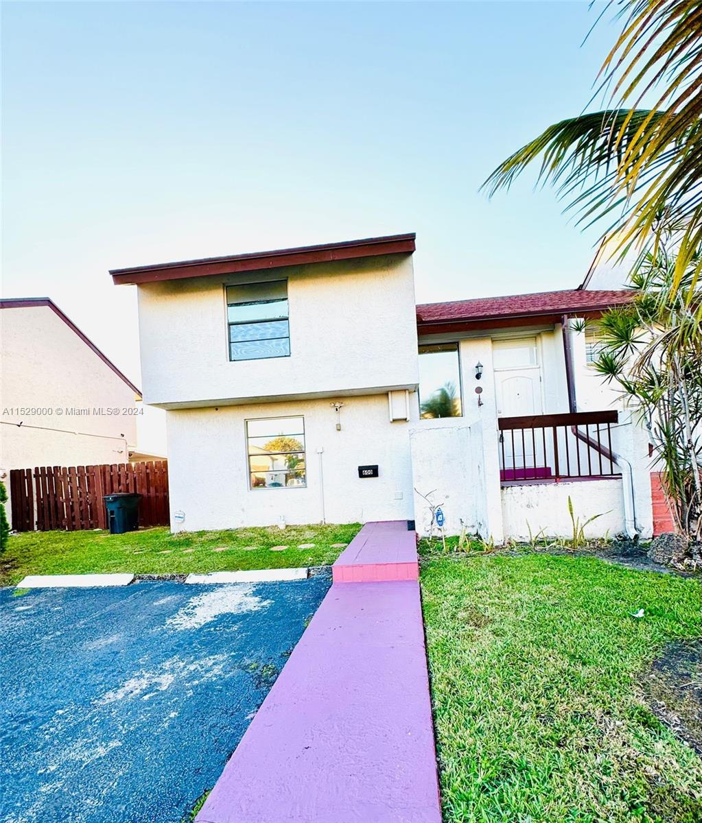 600 NW 98th Ct Unit: 600