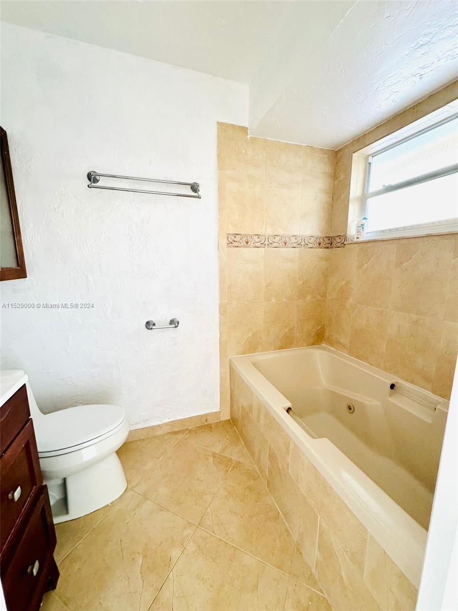 600 NW 98th Ct Unit: 600