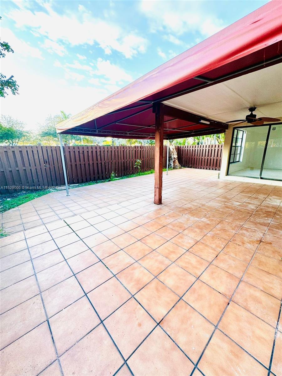 600 NW 98th Ct Unit: 600
