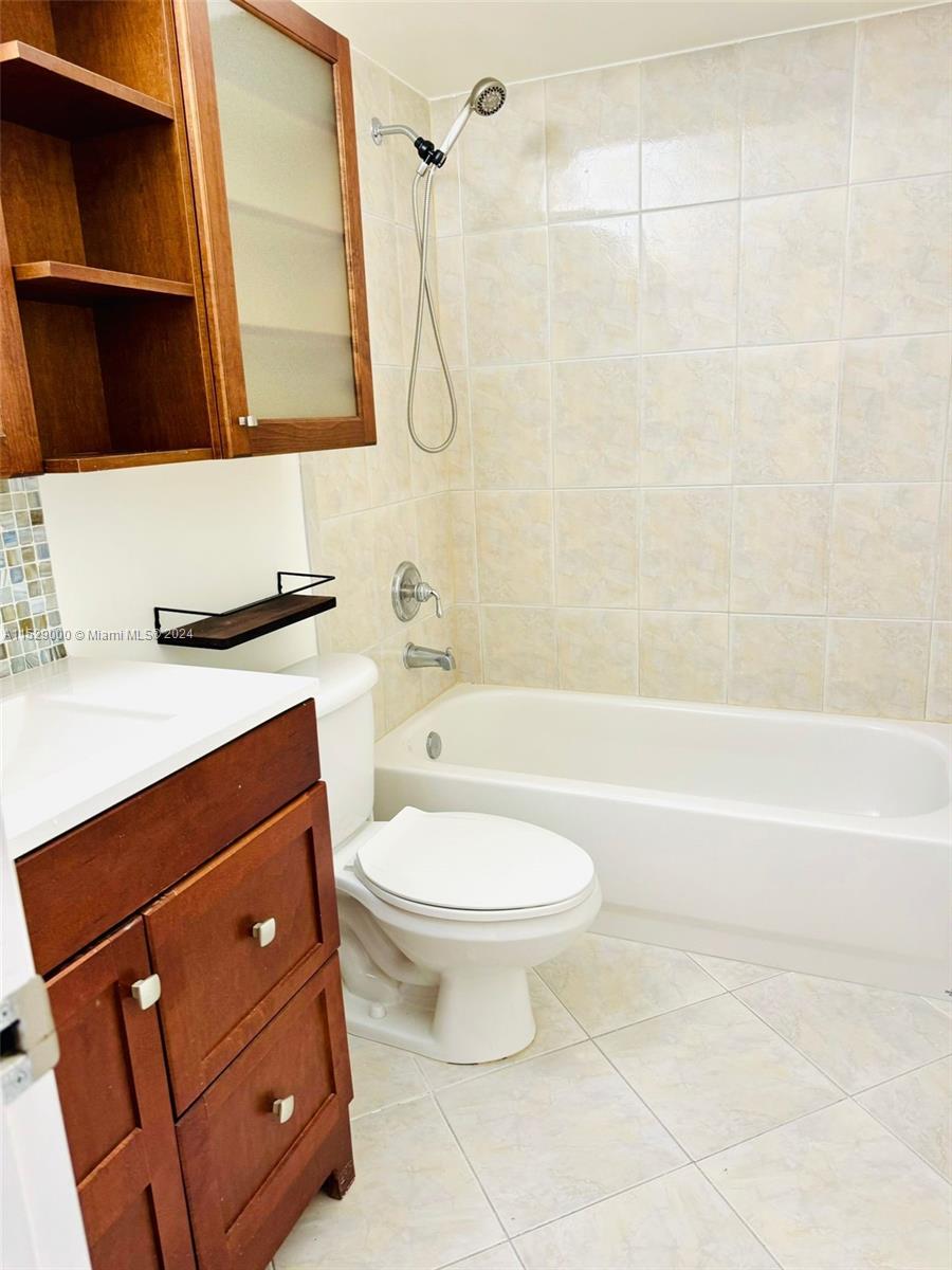 600 NW 98th Ct Unit: 600