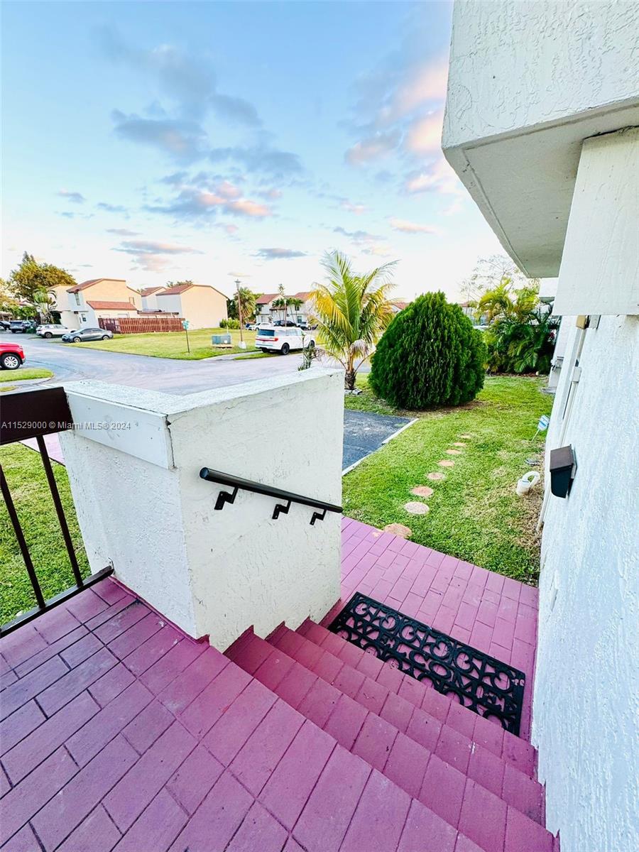 600 NW 98th Ct Unit: 600