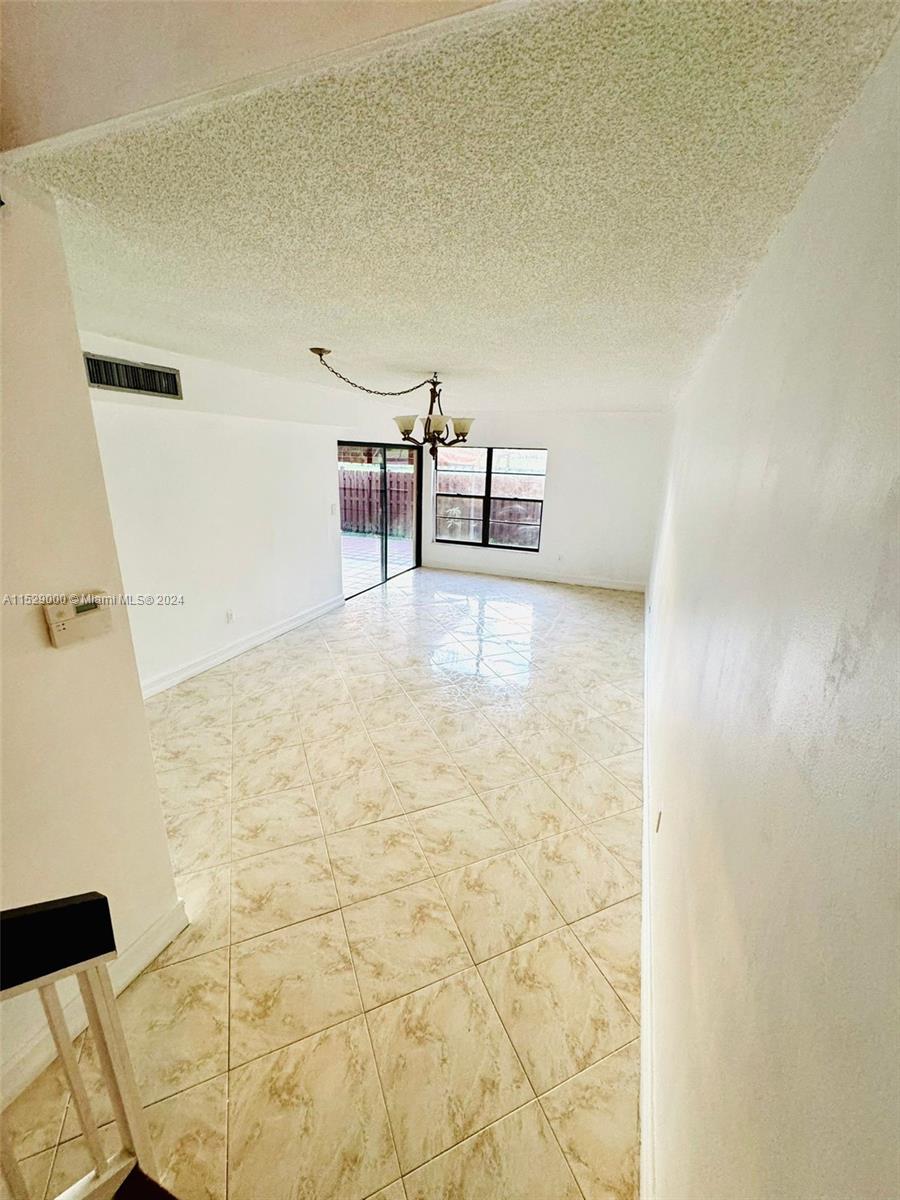 600 NW 98th Ct Unit: 600