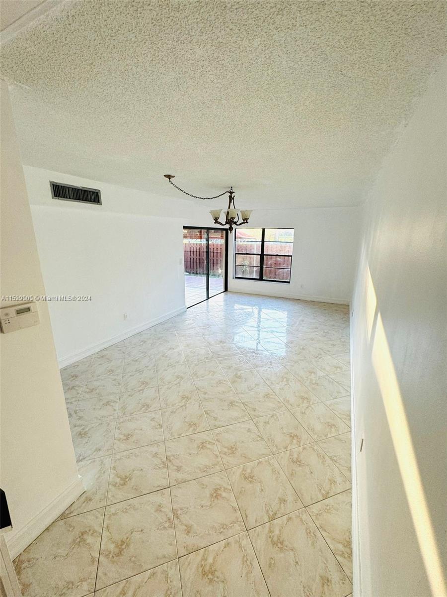 600 NW 98th Ct Unit: 600