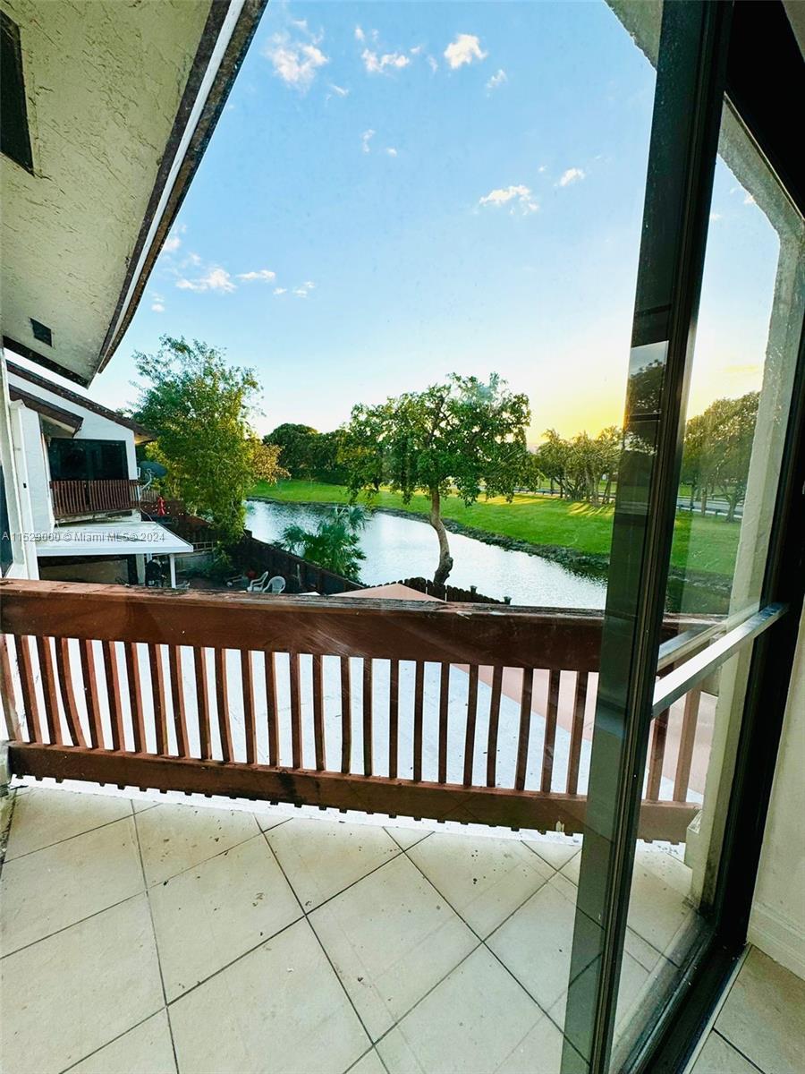 600 NW 98th Ct Unit: 600