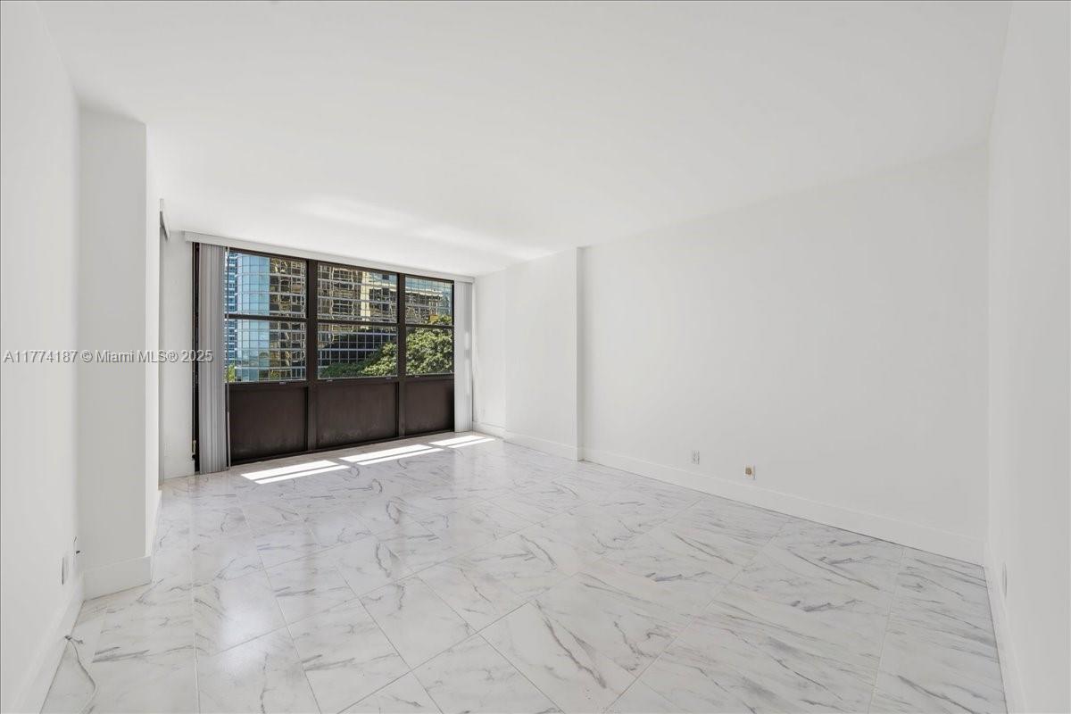 1925 Brickell Ave # D610