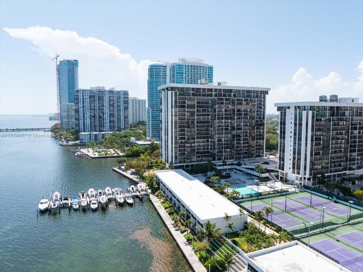 1925 Brickell Ave # D610