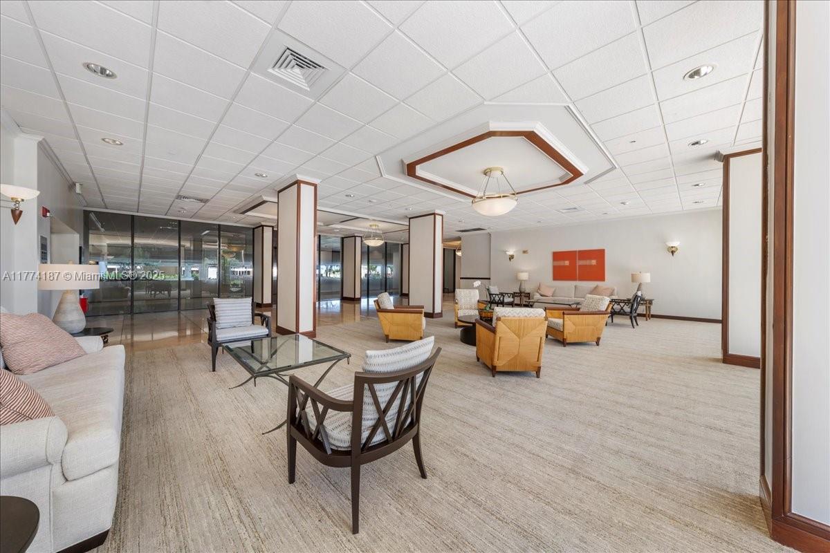 1925 Brickell Ave # D610