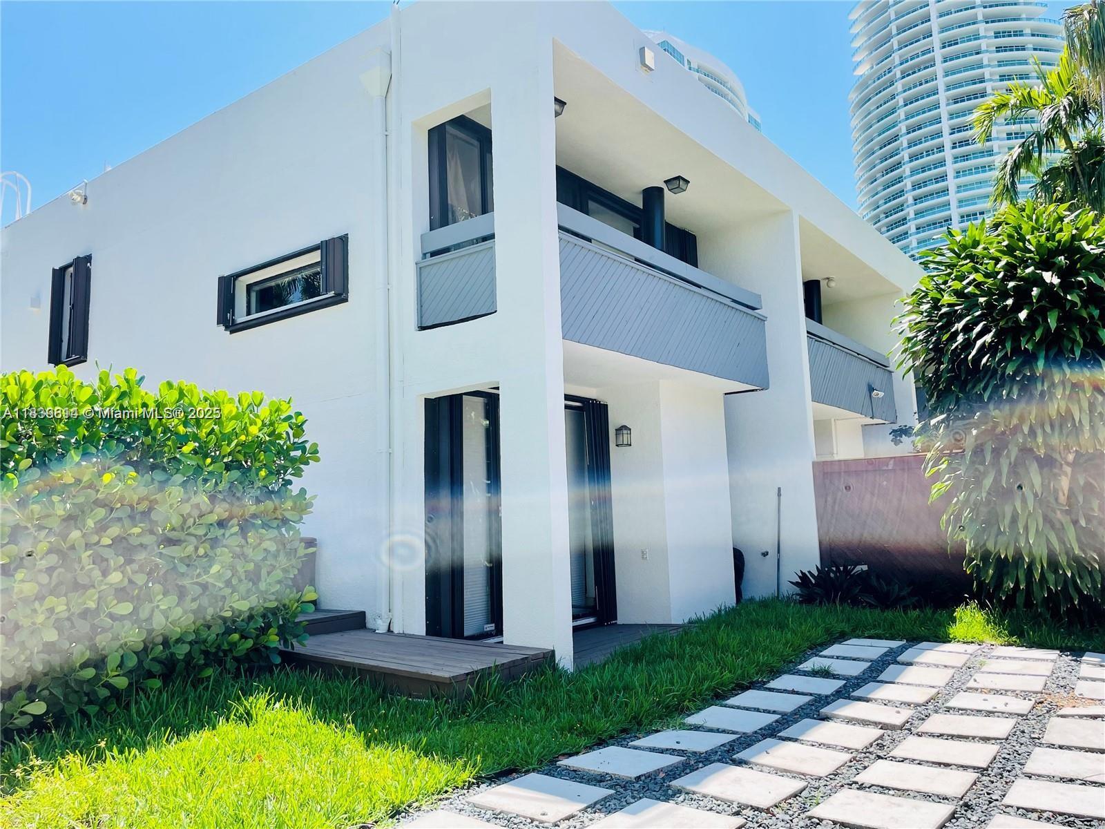 2180 Brickell Ave # 1