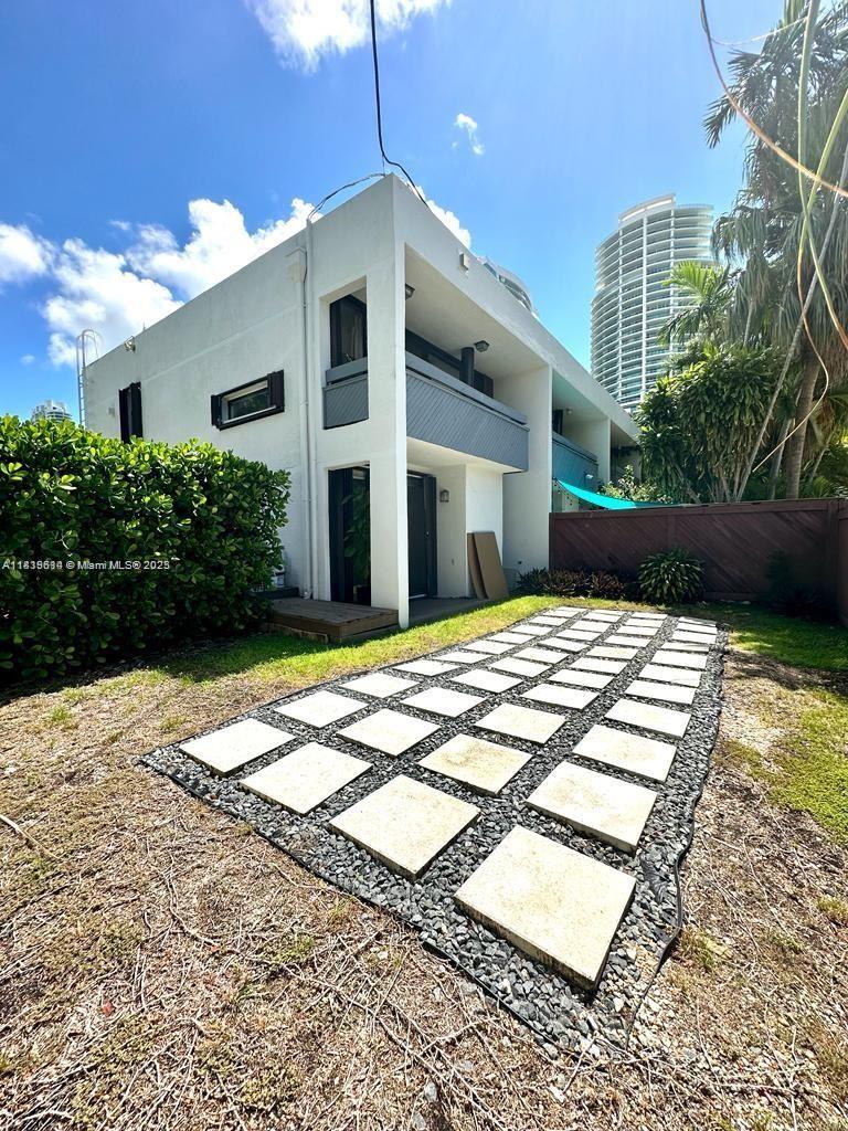 2180 Brickell Ave # 1