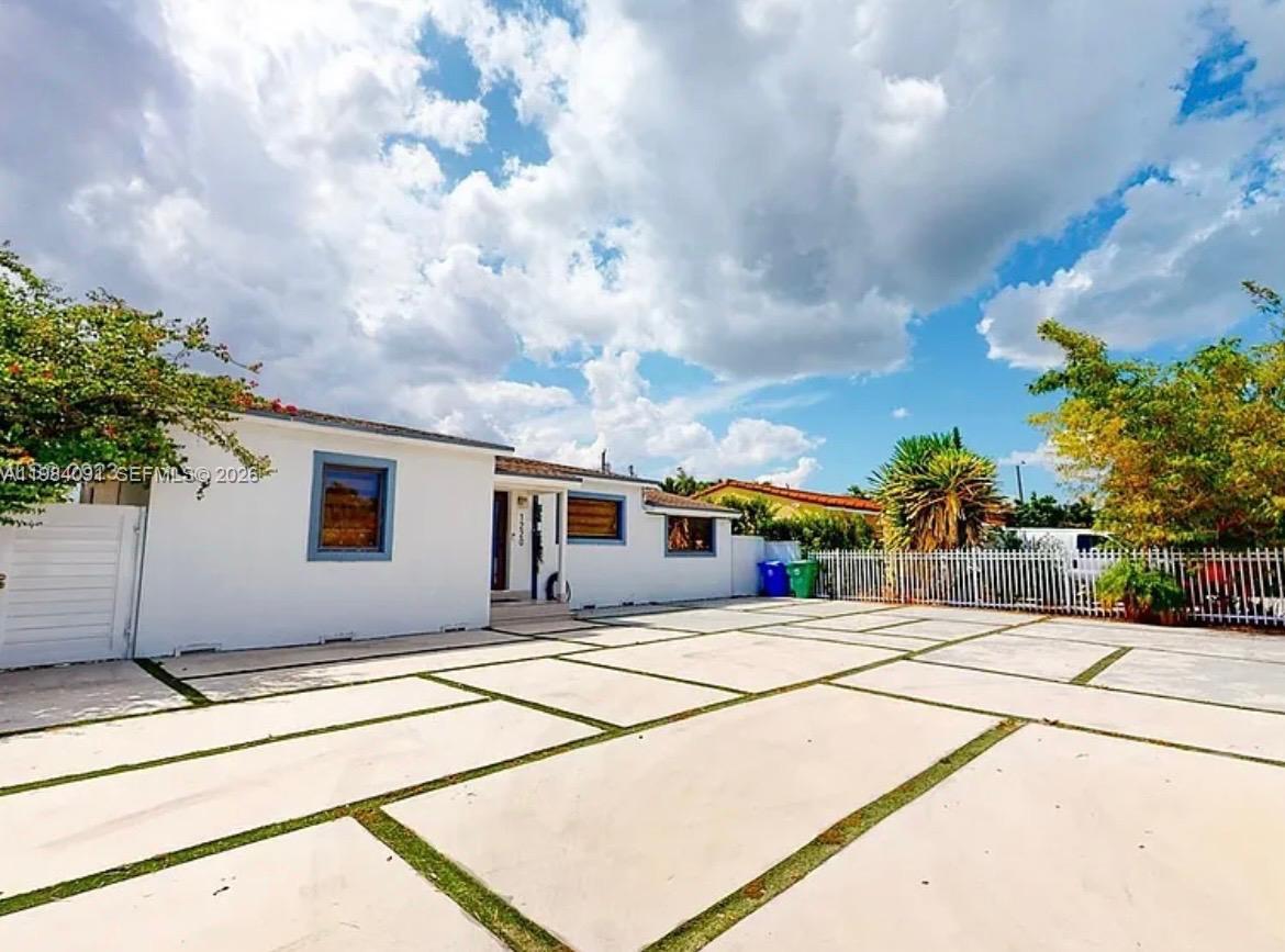 1220 NW 37th Ave # 0