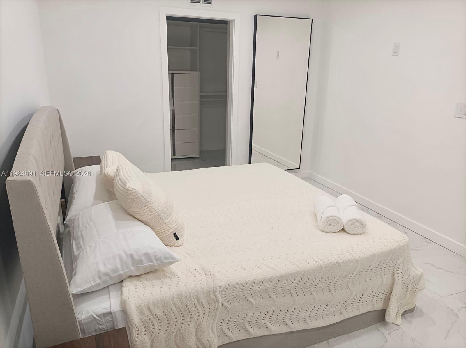 1220 NW 37th Ave # 0