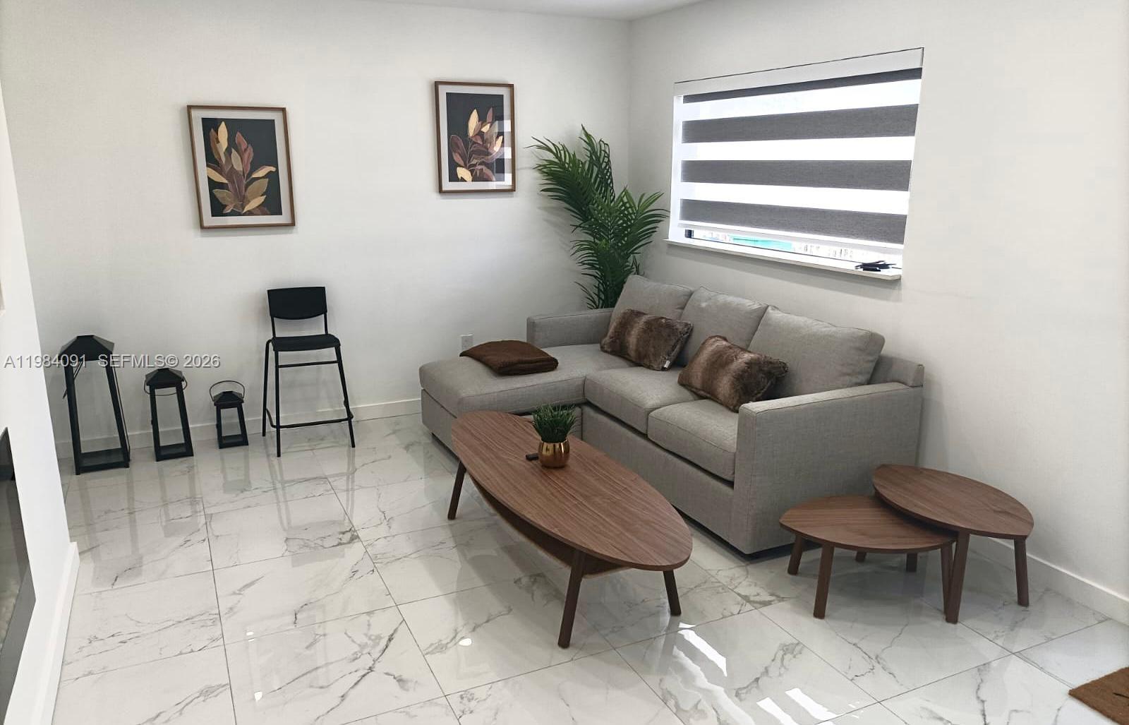 1220 NW 37th Ave # 0