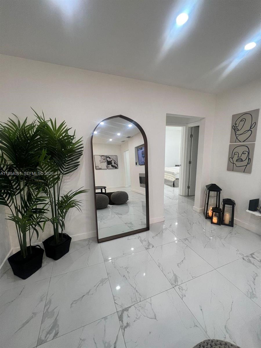 1220 NW 37th Ave # 0