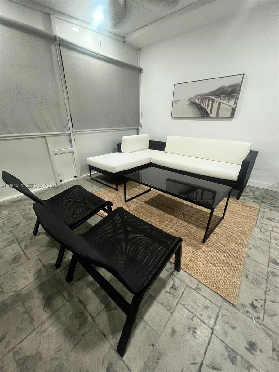 1220 NW 37th Ave # 0