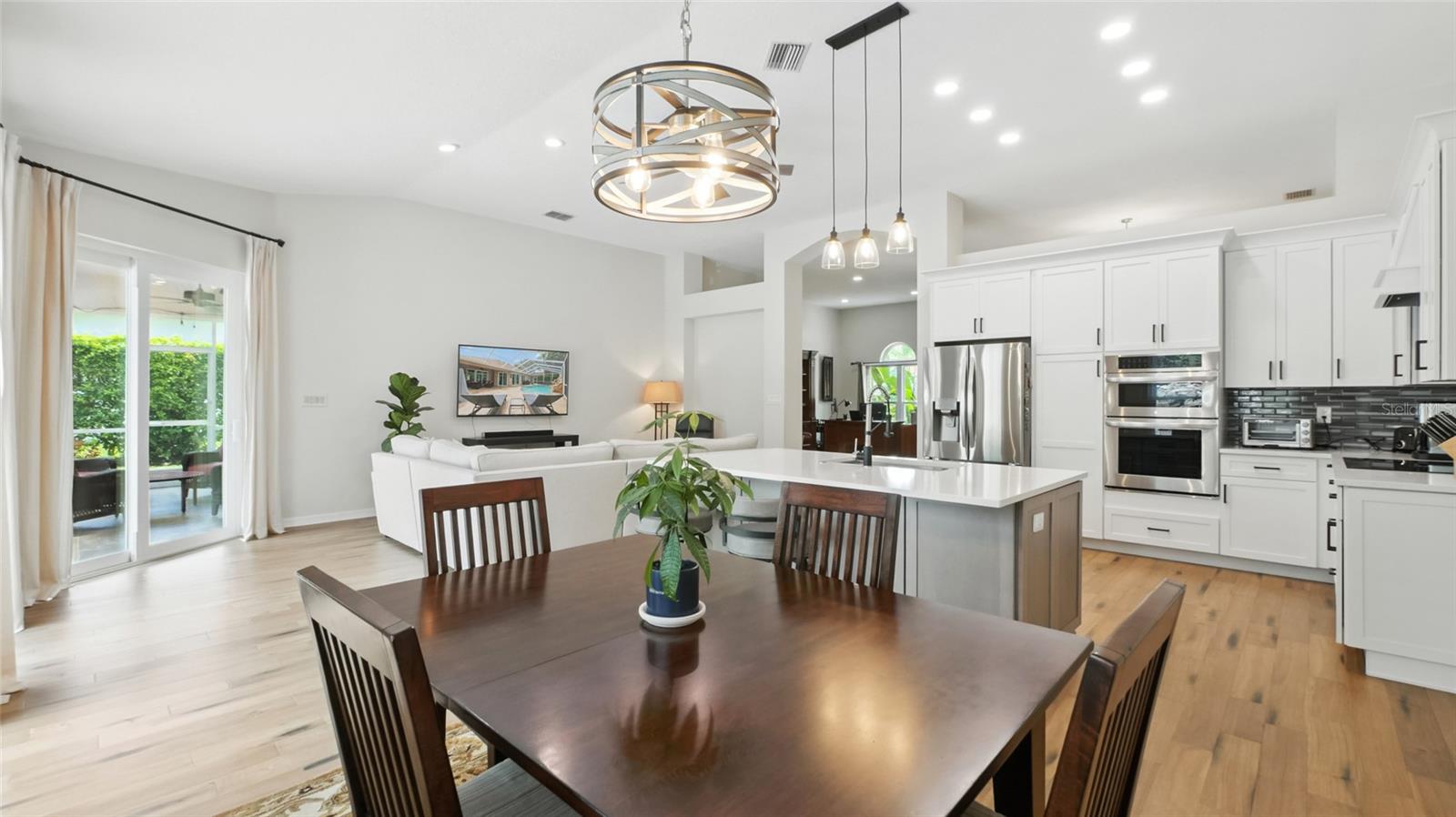 6125 SAVOY CIR