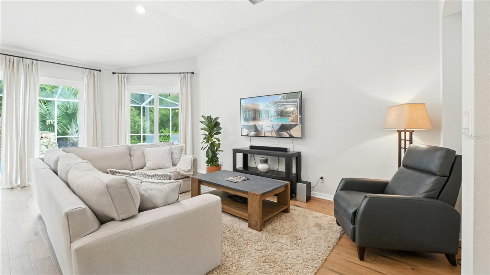 6125 SAVOY CIR