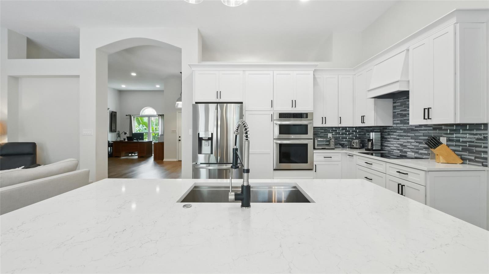 6125 SAVOY CIR