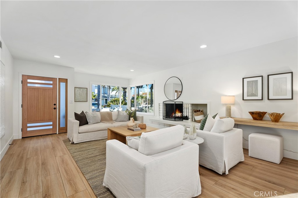 146 W Avenida Ramona