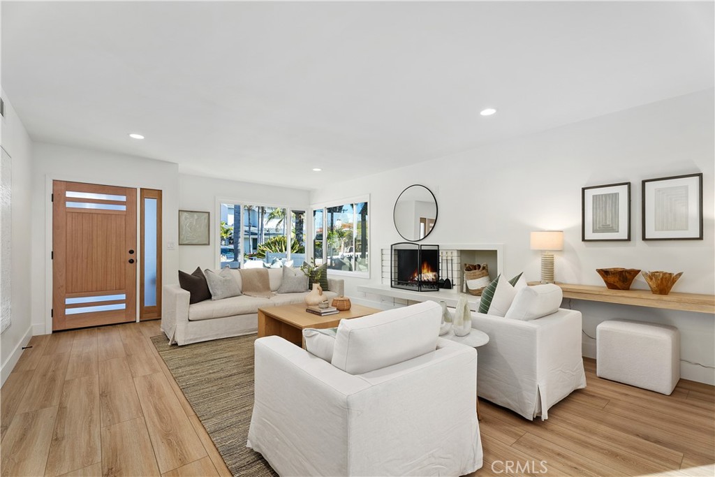 146 W Avenida Ramona