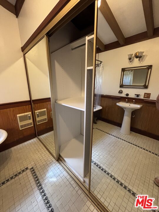 2033 Corral Canyon Rd