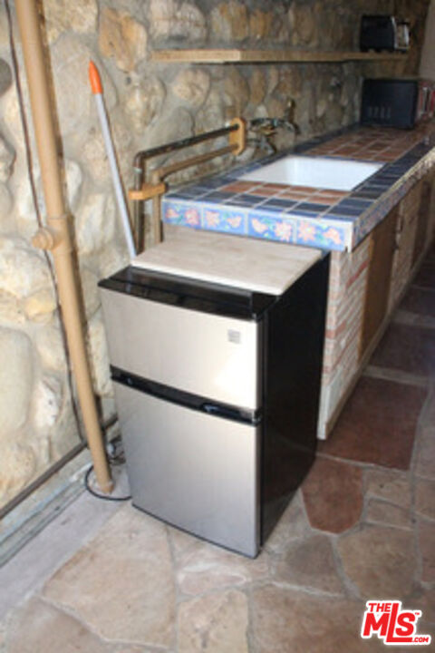 2033 Corral Canyon Rd