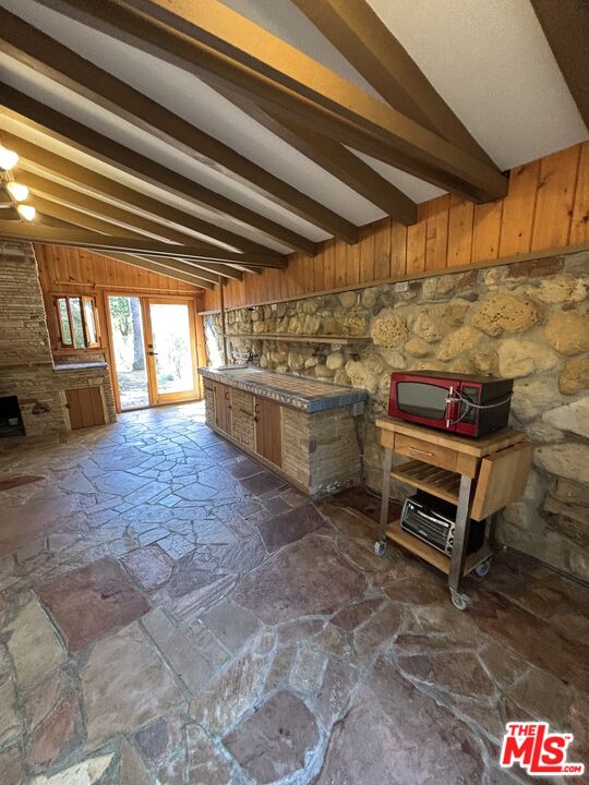 2033 Corral Canyon Rd