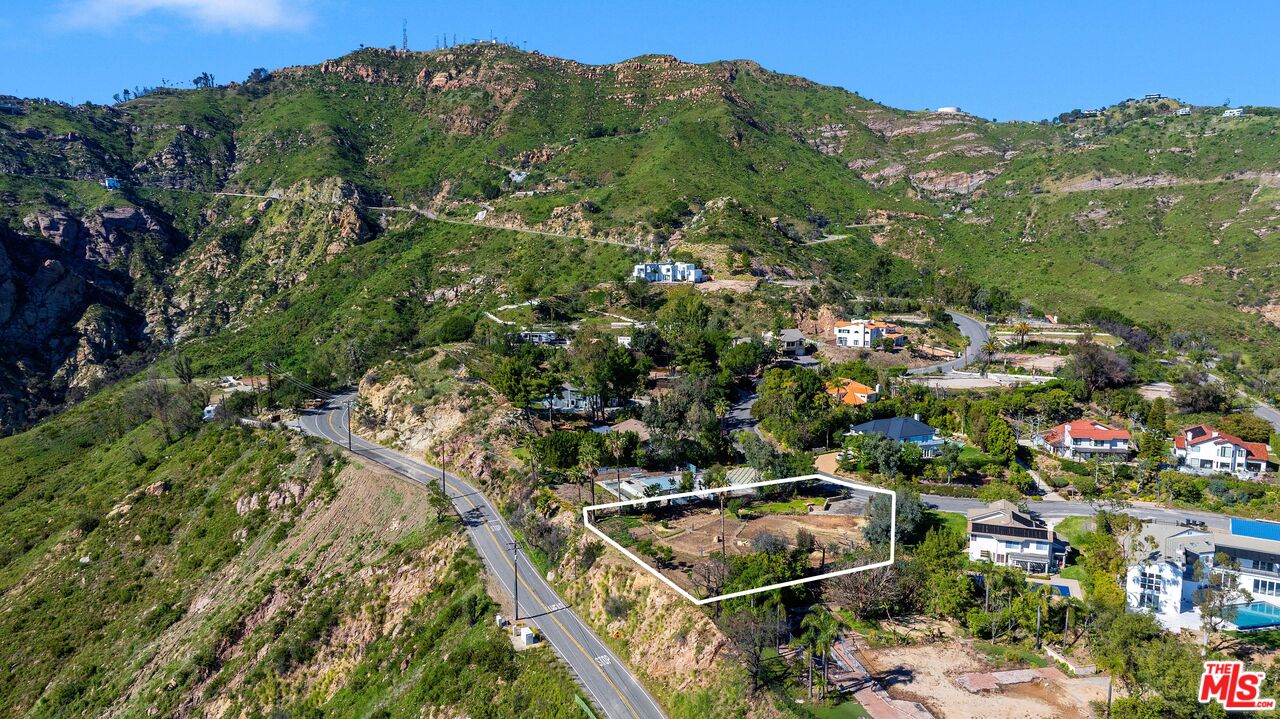 23424 W Moon Shadows Dr