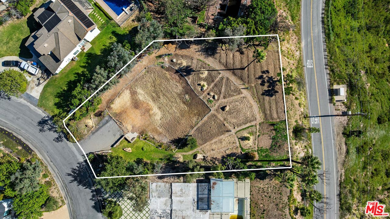 23424 W Moon Shadows Dr