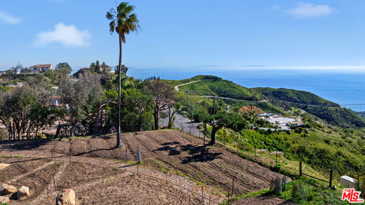 23424 W Moon Shadows Dr