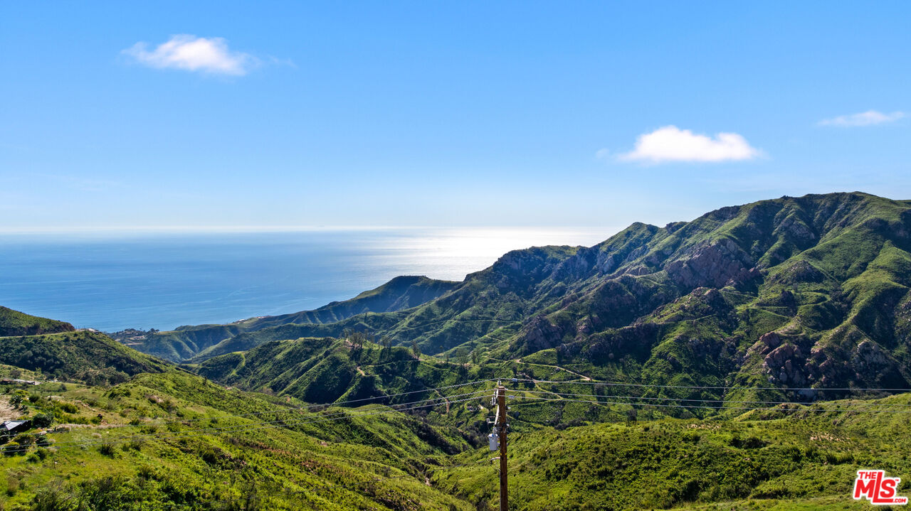 23424 W Moon Shadows Dr