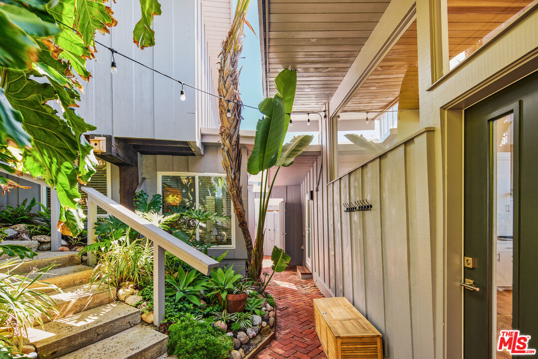 24246 Malibu Rd