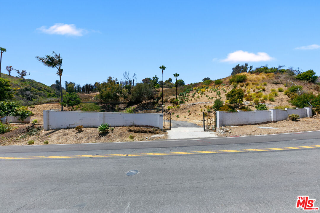3821 Carbon Canyon Rd