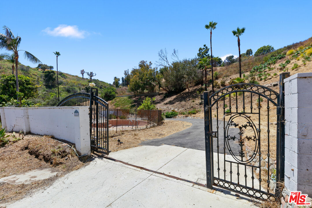 3821 Carbon Canyon Rd
