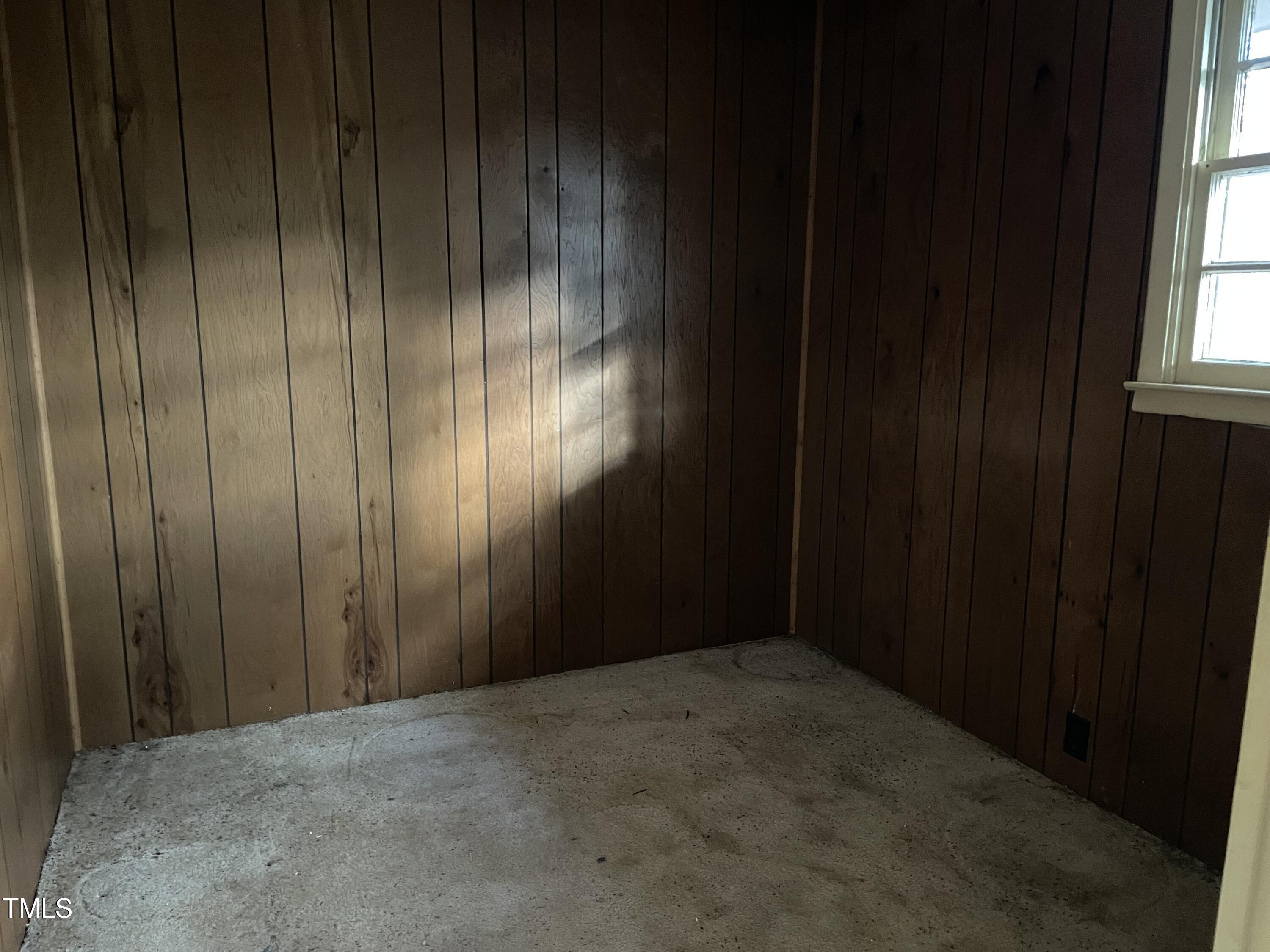 106 N Lakeside Drive